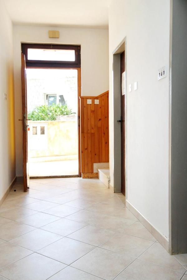 Apartments With A Parking Space Zavalatica, Korcula - 4453 エクステリア 写真
